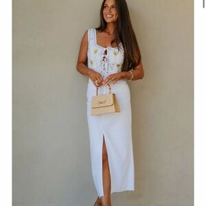 These Three Daisy Floral Tie Front Tank Size Large